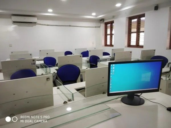 State-of-the-Art Computer Lab